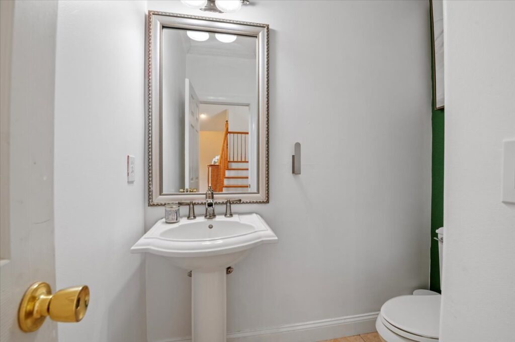 17-780_8503 17-780_8503